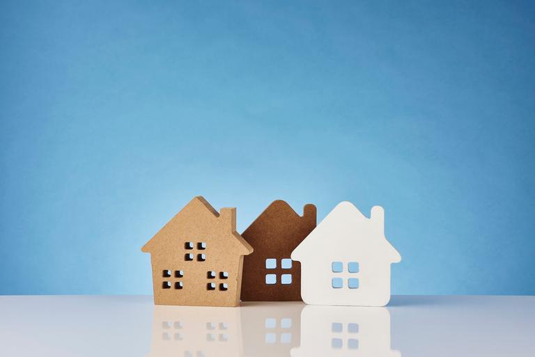 不動産売却経験者1500人に聞いた!「売却理由」や「売却完了期間」などアンケート結果を公開!